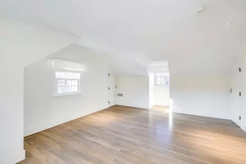 Living - 149 E Bay Rd, Barnstable, MA 02655 photo 4 of 4