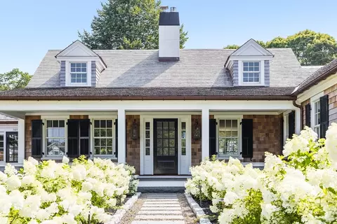 Exterior - 149 E Bay Rd, Barnstable, MA 02655 photo 2 of 6