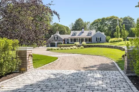 149 E Bay Rd, Barnstable, MA 02655