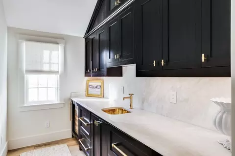 Kitchen - 149 E Bay Rd, Barnstable, MA 02655 photo 4 of 4