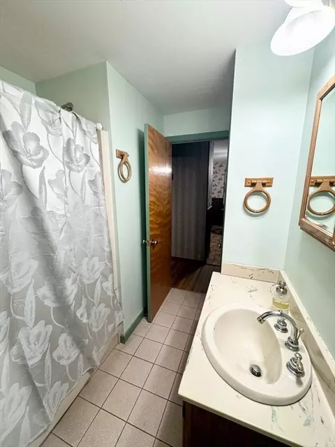 16 Gary Rd, Springfield, MA 01119 photo 16