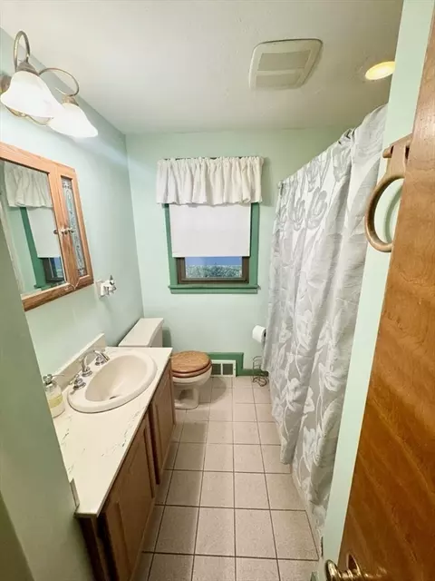 16 Gary Rd, Springfield, MA 01119 photo 17