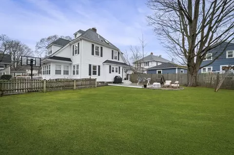 Exterior - 6 Pilgrim Rd, Marblehead, MA 01945 photo 8 of 11