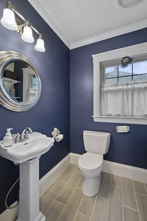 Bath - 6 Pilgrim Rd, Marblehead, MA 01945 photo 4 of 4