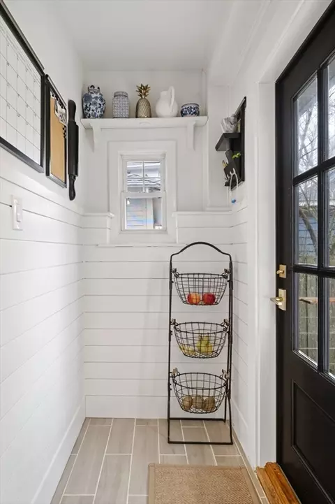 Bath - 6 Pilgrim Rd, Marblehead, MA 01945 photo 1 of 4