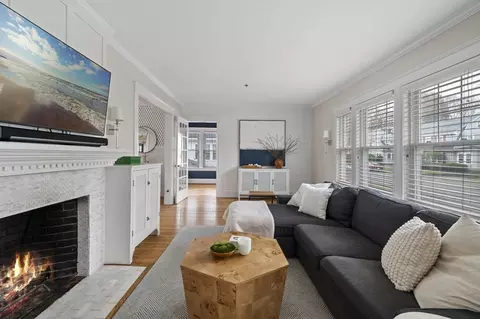 Living - 6 Pilgrim Rd, Marblehead, MA 01945 photo 2 of 2