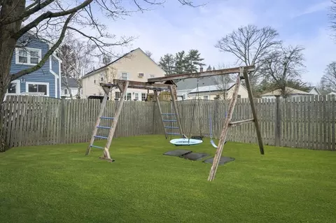 Exterior - 6 Pilgrim Rd, Marblehead, MA 01945 photo 9 of 11