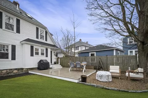 Exterior - 6 Pilgrim Rd, Marblehead, MA 01945 photo 4 of 11
