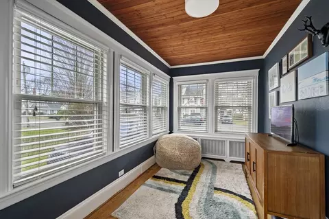 Bedroom - 6 Pilgrim Rd, Marblehead, MA 01945 photo 2 of 6