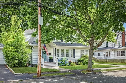 Exterior - 6 Pilgrim Rd, Marblehead, MA 01945 photo 10 of 11