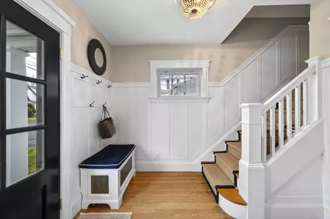 Entry Way - 6 Pilgrim Rd, Marblehead, MA 01945 photo 1 of 1