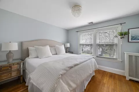 Bedroom - 6 Pilgrim Rd, Marblehead, MA 01945 photo 3 of 6
