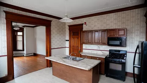 Kitchen - 495 Appleton St, Holyoke, MA 01040 photo 10 of 12