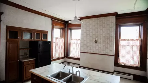 Kitchen - 495 Appleton St, Holyoke, MA 01040 photo 1 of 12