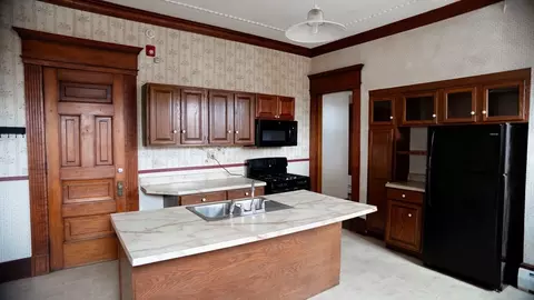 Kitchen - 495 Appleton St, Holyoke, MA 01040 photo 7 of 12