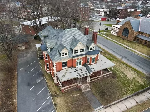 495 Appleton St, Holyoke, MA 01040