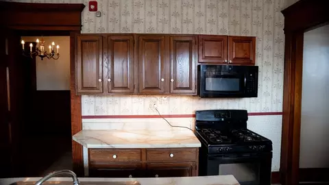 Kitchen - 495 Appleton St, Holyoke, MA 01040 photo 4 of 12