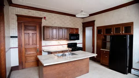 Kitchen - 495 Appleton St, Holyoke, MA 01040 photo 6 of 12