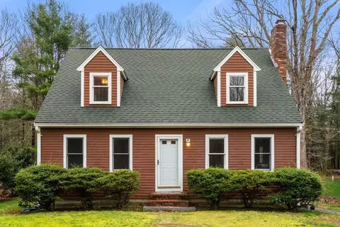 137 Chestnut St, Duxbury, MA 02332
