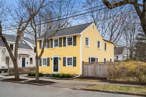 51 Oakland St, Newburyport, MA 01950