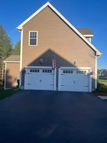 4 Blueberry Ln, Upton, MA 01568 photo 2