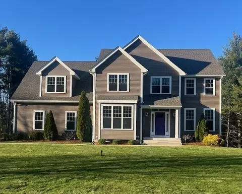 4 Blueberry Ln, Upton, MA 01568