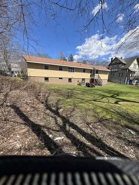 45 Mower St, Worcester, MA 01602 photo 3