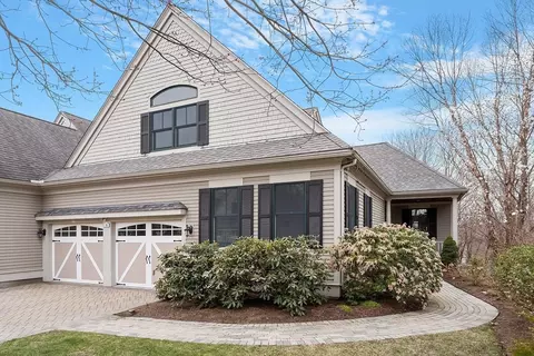8 Bayberry Ln #39, Belmont, MA 02478