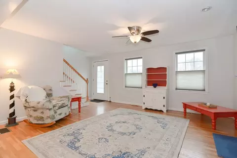 Living - 8 Wilann Rd, Mashpee, MA 02649 photo 1 of 5