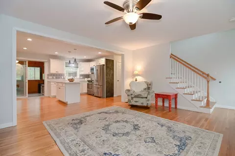 Living - 8 Wilann Rd, Mashpee, MA 02649 photo 2 of 5