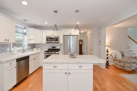 Kitchen - 8 Wilann Rd, Mashpee, MA 02649 photo 1 of 4
