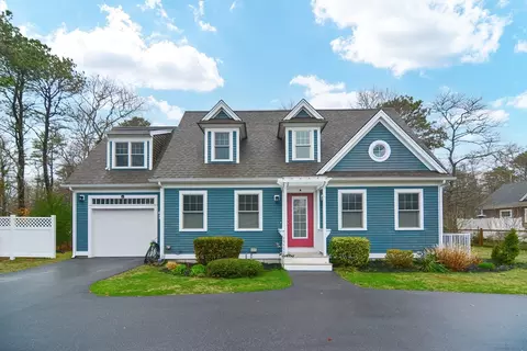 8 Wilann Rd, Mashpee, MA 02649