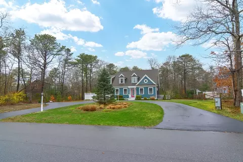 Exterior - 8 Wilann Rd, Mashpee, MA 02649 photo 4 of 10