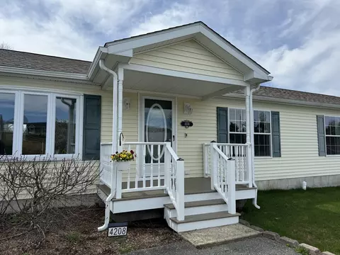 4208 Pheasant Ln, Middleboro, MA 02346