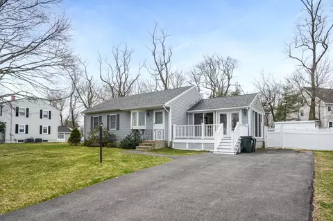5 Phillips Dr, Newburyport, MA 01950
