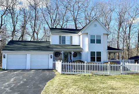 2 Pierce Cir, Paxton, MA 01612
