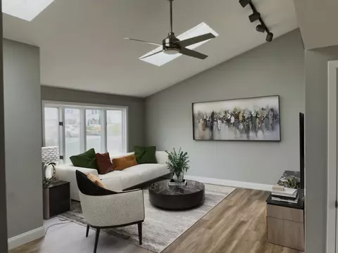 50 New York Ave, Somerset, MA 02726