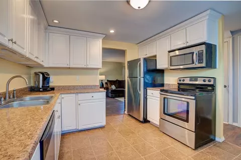 Kitchen - 16 Warebrook Vlg, Ware, MA 01082 photo 2 of 2