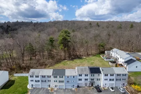 16 Warebrook Vlg, Ware, MA 01082