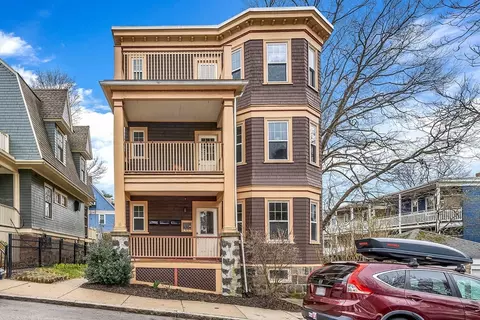 11 Olmstead St #1, Jamaica Plain, MA 02130