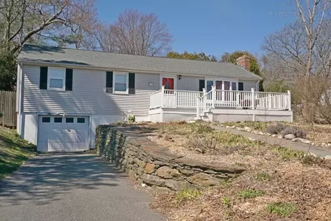 233 Park St, Easthampton, MA 01027