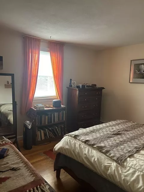 Bedroom - 233 Park St, Easthampton, MA 01027 photo 3 of 5