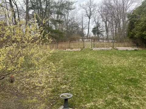 Exterior - 233 Park St, Easthampton, MA 01027 photo 3 of 9