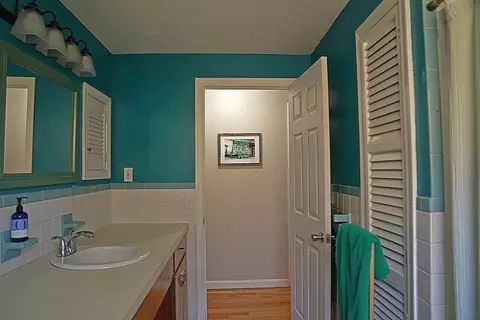 Bath - 233 Park St, Easthampton, MA 01027 photo 1 of 2