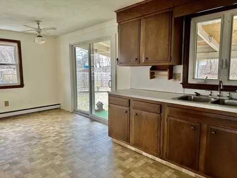 Kitchen - 88 Pondview Dr, Ludlow, MA 01056 photo 2 of 4