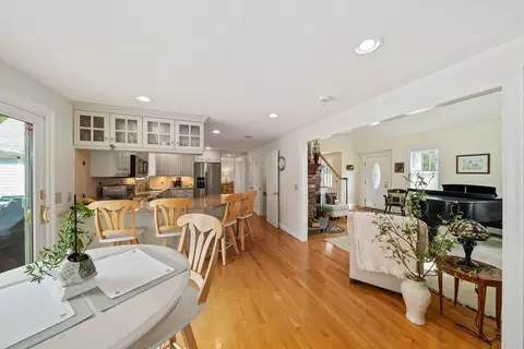 Dining - 35 Waterfield Rd, Barnstable, MA 02655 photo 3 of 3