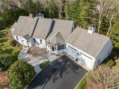 35 Waterfield Rd, Barnstable, MA 02655