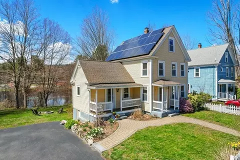 51 Taylor St, Littleton, MA 01460