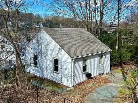 55 Caldwell Rd, Waltham, MA 02453