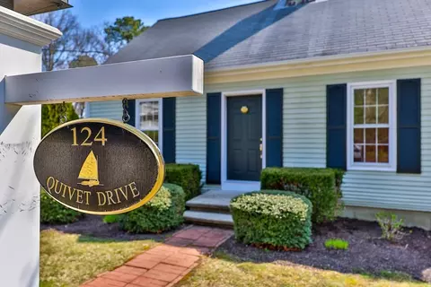 124 Quivet Dr, Dennis, MA 02638